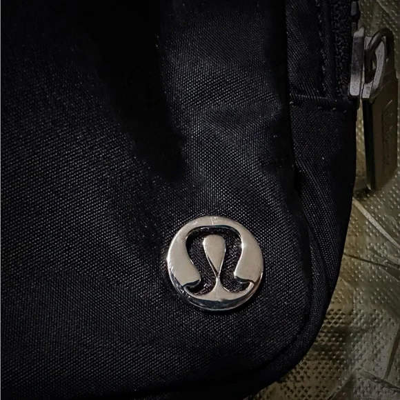 lululemon athletica Black Belt Bag new without tags - Picture 7 of 16